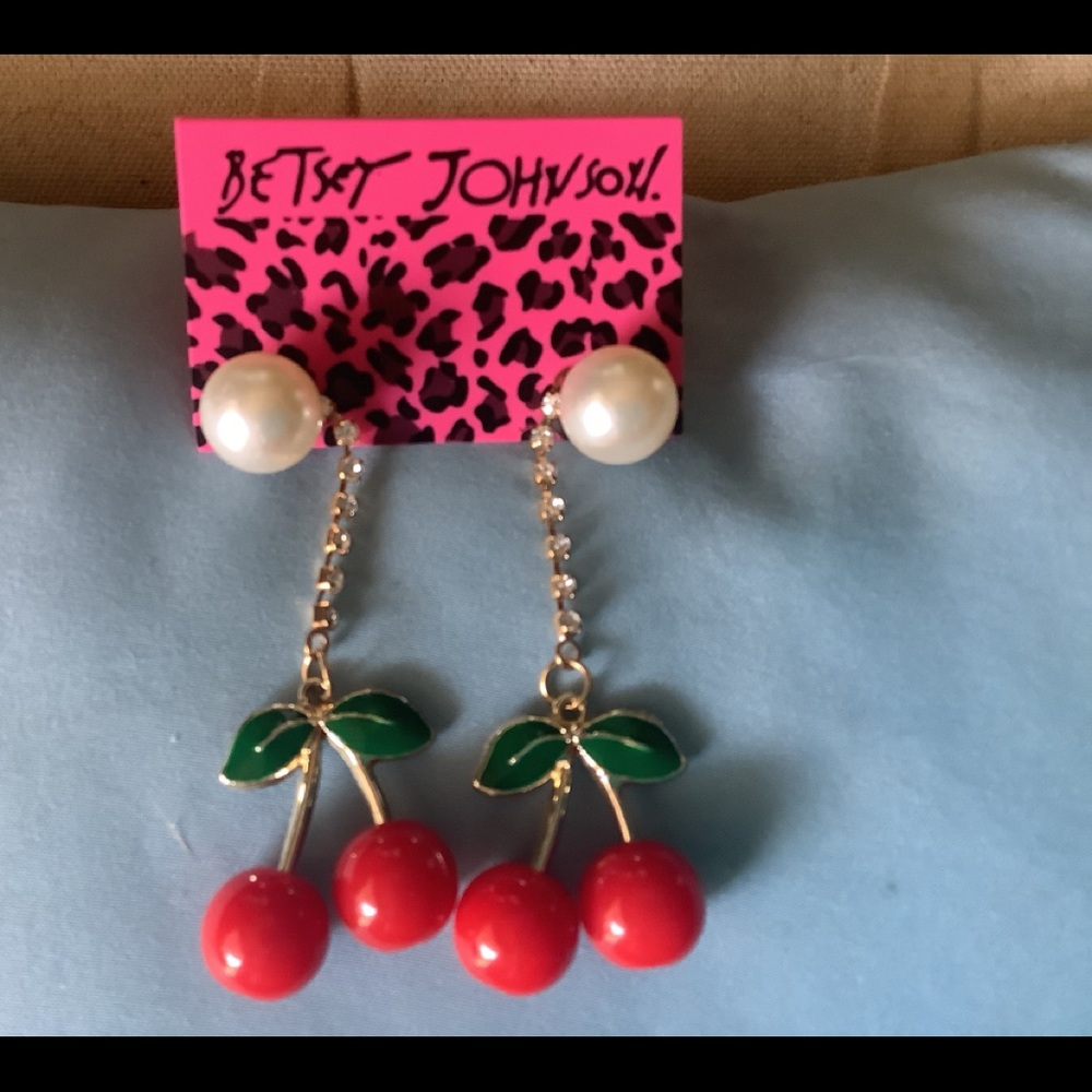 Betsey Johnson Rockabilly Style Earrings.🍒🍒